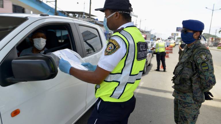 Más de 1.100 procesados en Ecuador por incumplir toque de queda