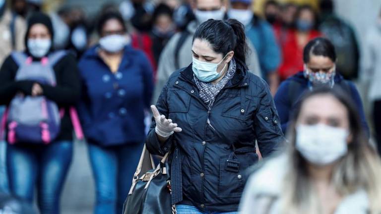 El mundo muestra síntomas de fatiga en la lucha contra la pandemia; OMS advierte que vendrán meses duros