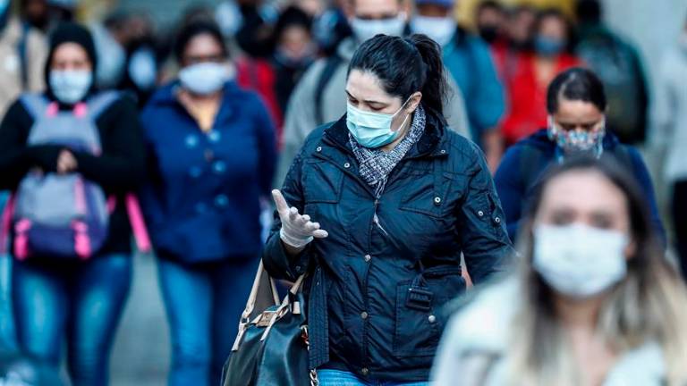 El mundo muestra síntomas de fatiga en la lucha contra la pandemia; OMS advierte que vendrán meses duros