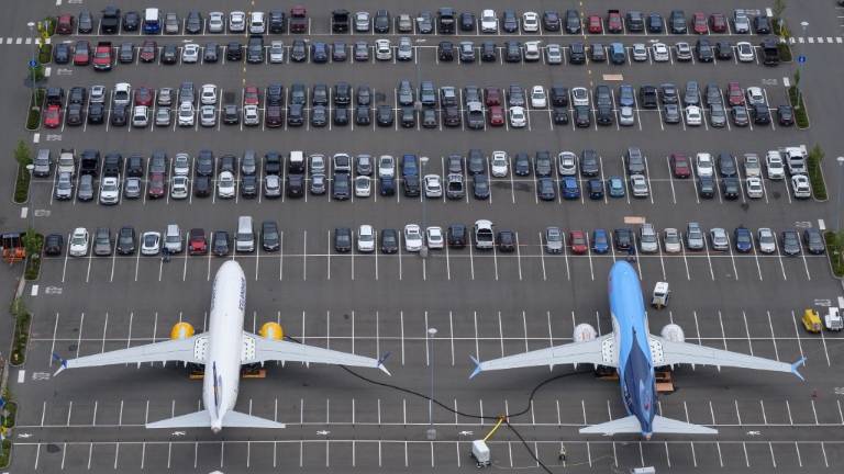 Aviones Boeing 737 MAX en parqueadero de vehículos