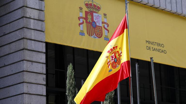 Hantavirus: España pide que el crucero con contagiados no pare en las Islas Canarias