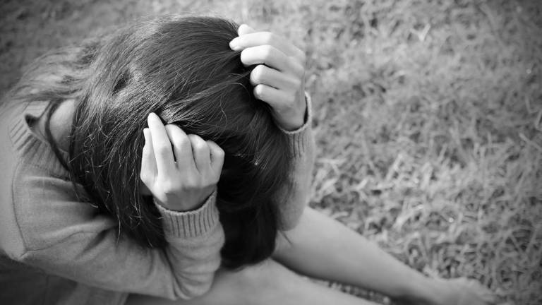 Quito: sentencian a madre que obligaba a su hija, con ansiedad y depresión, a prostituirse