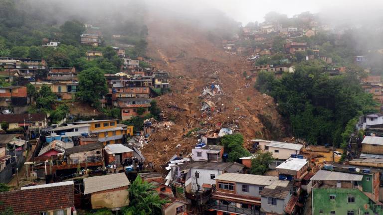 Fuertes lluvias y deslizamientos provocan la muerte de al menos 44 personas cerca de Rio de Janeiro