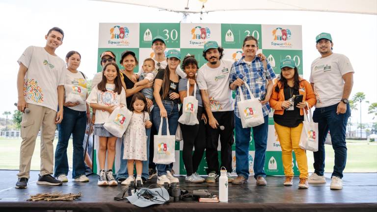 Ciudadanía participando en las actividades de Parque de la Paz.