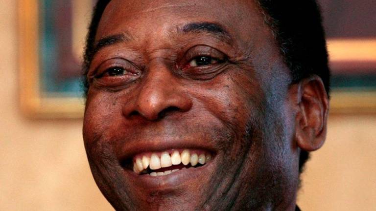 Pelé sigue mejor y es ingresado en terapia intermedia