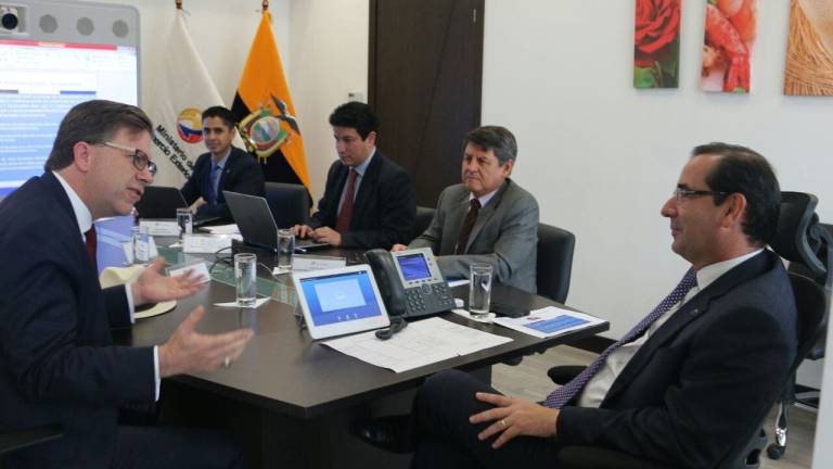 Cassinelli y Chapman analizaron relación comercial Ecuador - EE.UU.