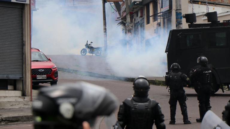 Reportero Edison Muenala fue herido con un proyectil mientras cubría manifestaciones en Otavalo