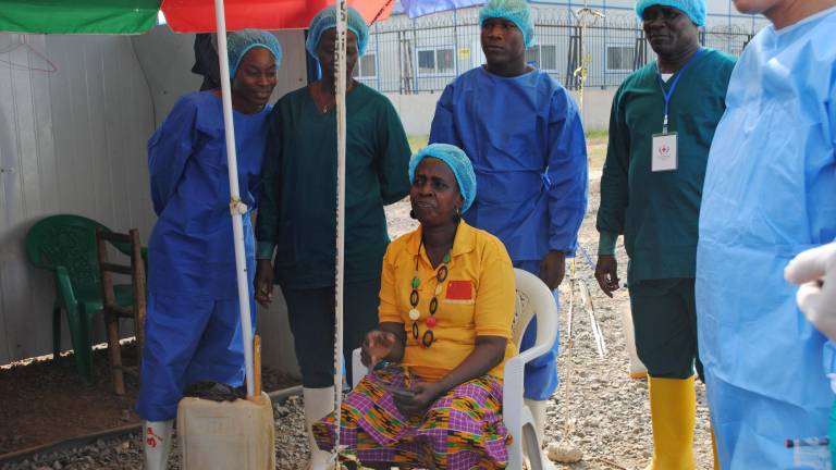 OMS empieza con primeras vacunaciones contra el ébola en Guinea