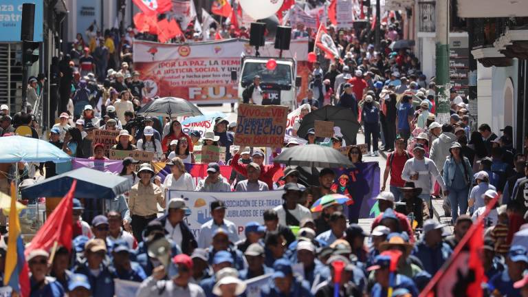 Organizaciones sociales marcharon por el Día del Trabajo y contra las políticas de Noboa