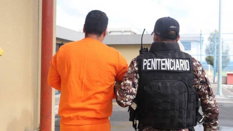 Agente penitenciario fue baleado en las oficinas del SNAI en Quito