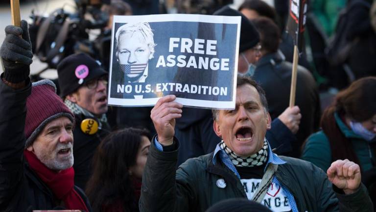 Jueza británica deniega la libertad condicional a Assange por riesgo de fuga