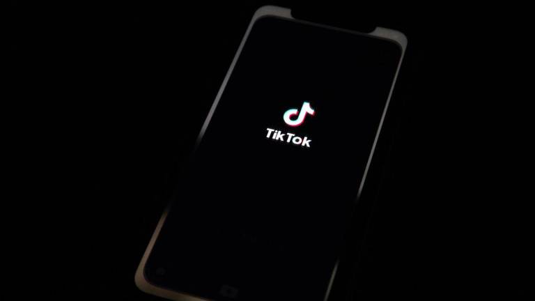 TikTok suspende en Rusia transmisión de videos en vivo