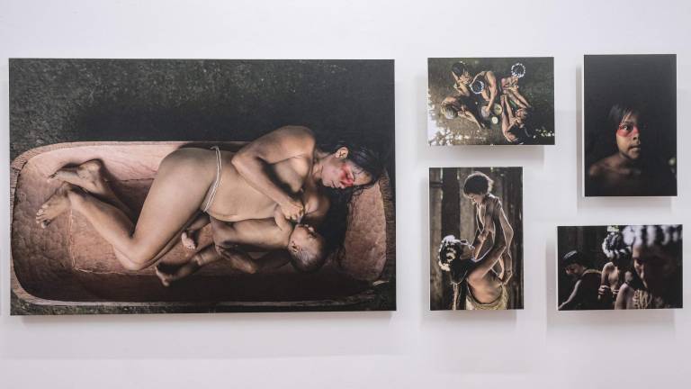 Los legados del pueblo waorani forman parte de la exposición fotográfica de Manuel Avilés que se expone en el Museo del Cacao de Guayaquil.