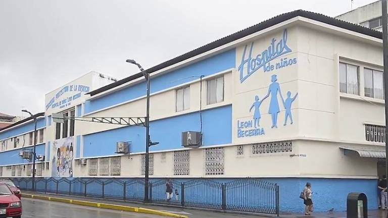 Gobierno hace donación al León Becerra para evitar cierre