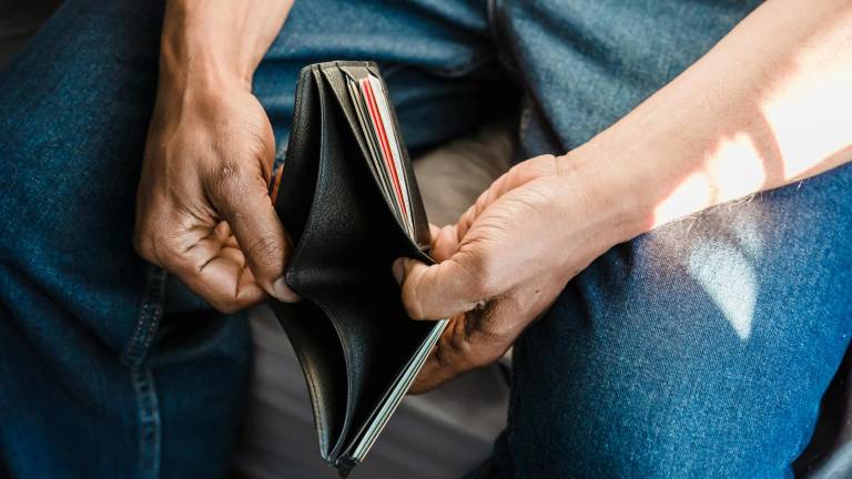 Una demanda respaldada por un pagaré puede congelar tu cuenta bancaria en cuestión de horas.