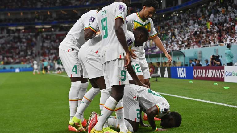 Senegal venció 3-1 a Catar y permanece en la pelea por la clasificación
