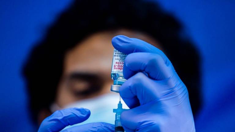 La OMS da su homologación de emergencia a vacuna anticovid de Moderna