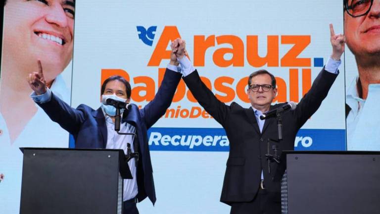 Guerrilla colombiana habría financiado parte de la campaña de Andrés Arauz y otros políticos, según Revista Semana