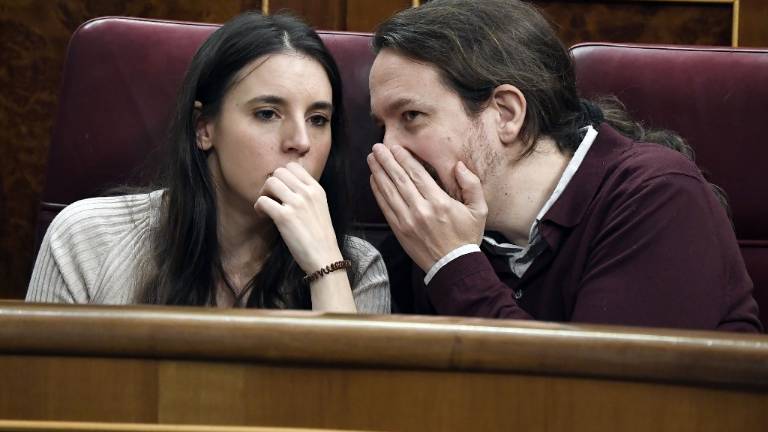 Ministra española Irene Montero tiene coronavirus y su esposo, Pablo Iglesias, quedó en cuarentena