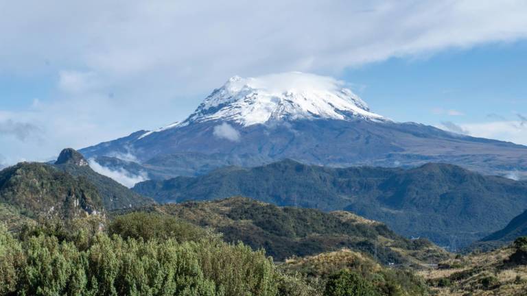 Volcán Cotopaxi: Su estado actual y por qué el Instituto Geofísico ha emitido alertas