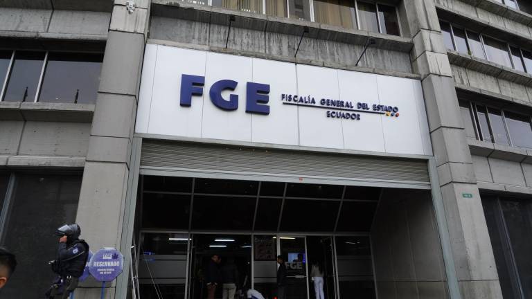 Fotografía de la fachada del edificio de la Fiscalía General del Estado, ubicada en Quito.