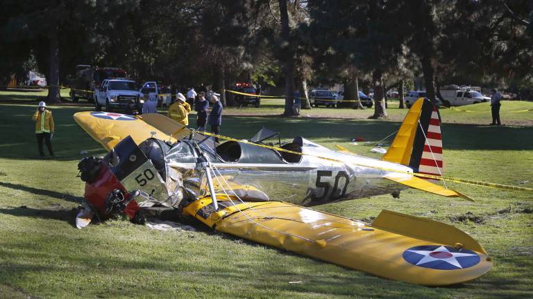 El actor Harrison Ford se estrella en una avioneta en Los Ángeles