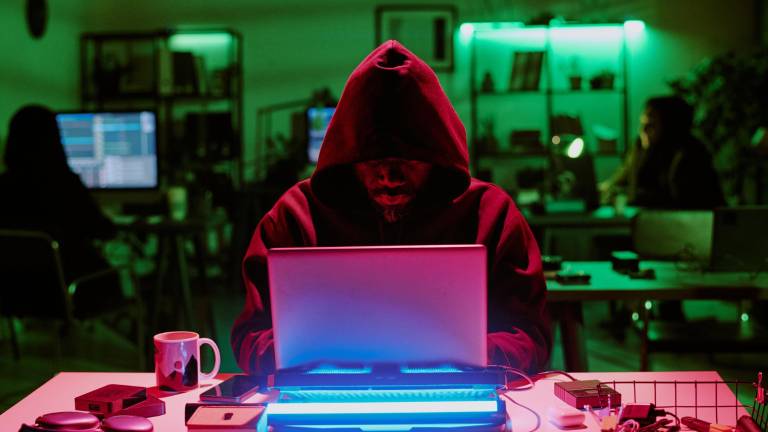 Hallan página web con vídeos íntimos de más de 2.000 cámaras de vigilancia: varios países afectados