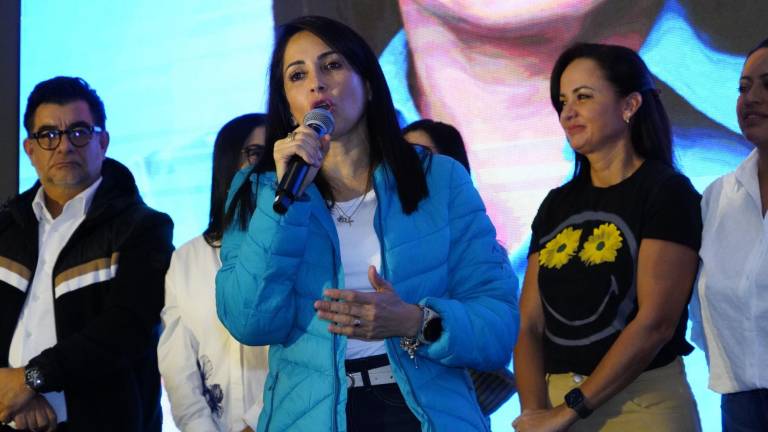 Luisa González aceptó derrota y felicitó a Noboa por su triunfo en las elecciones presidenciales