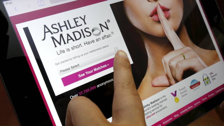 Divulgan datos de infieles del sitio de citas adúlteras Ashley Madison