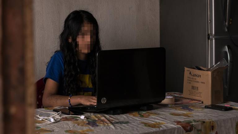 1 de cada 5 niñas en Ecuador teme por su seguridad física debido a mentiras difundidas en Internet, según estudio