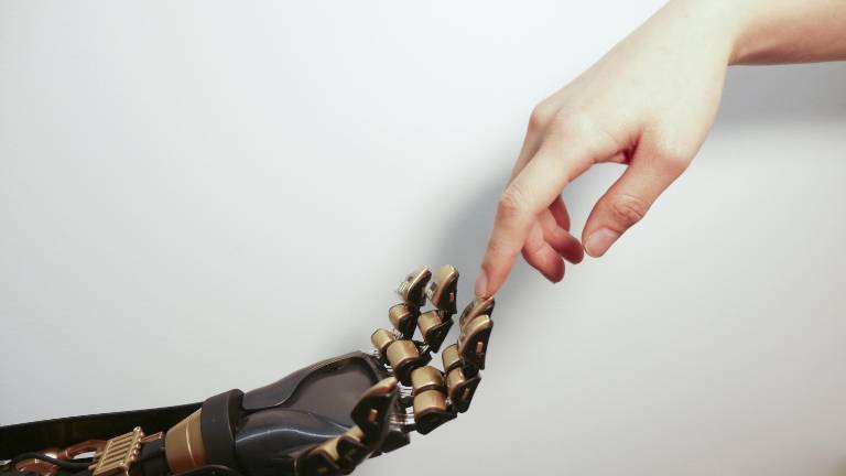 Científicos crean una piel artificial que puede sentir