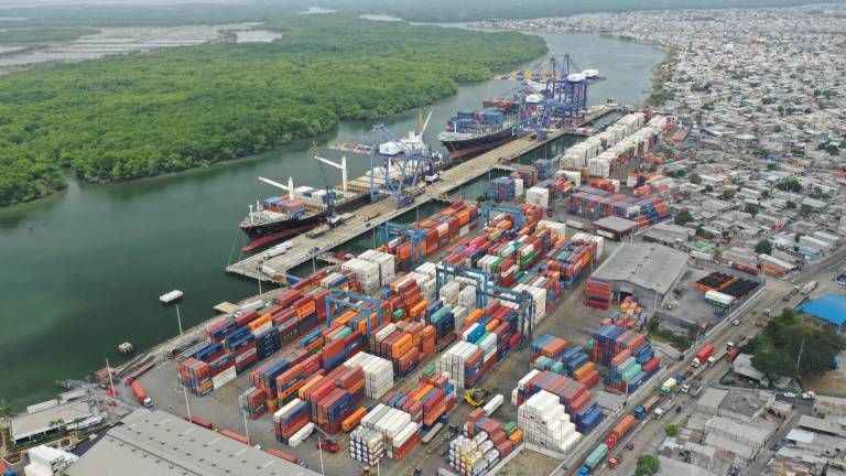 Puertos ecuatorianos se adaptan a las necesidades del comercio exterior