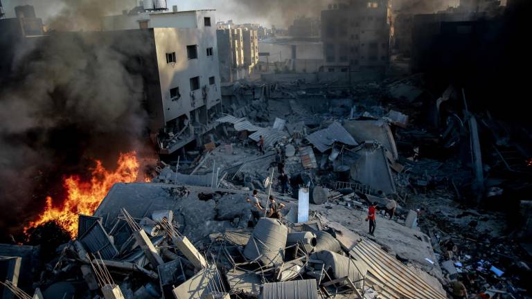 Hamás afirma que bombardeos israelíes mataron a cerca de 50 rehenes