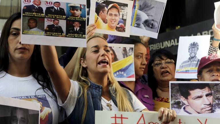 Esposa de Leopoldo López denuncia humillaciones en prisión