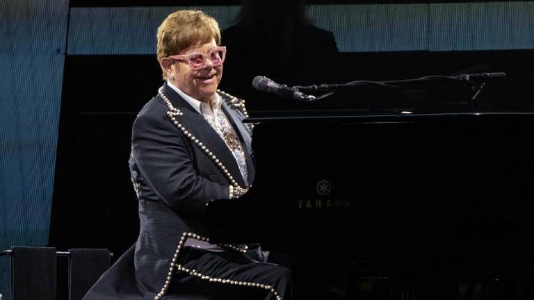 Foto de octubre del 2022 en Texas, de la presentación del cantante británico Elton John, durante su último tour llamado Farewell Yellow Brick Road The Final Tour.