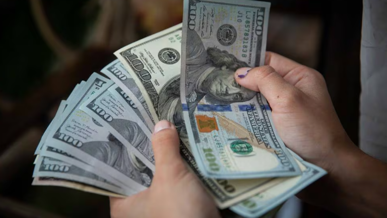 Transportistas podrán recibir hasta USD 2.000 en efectivo por incentivos, anuncia el Gobierno