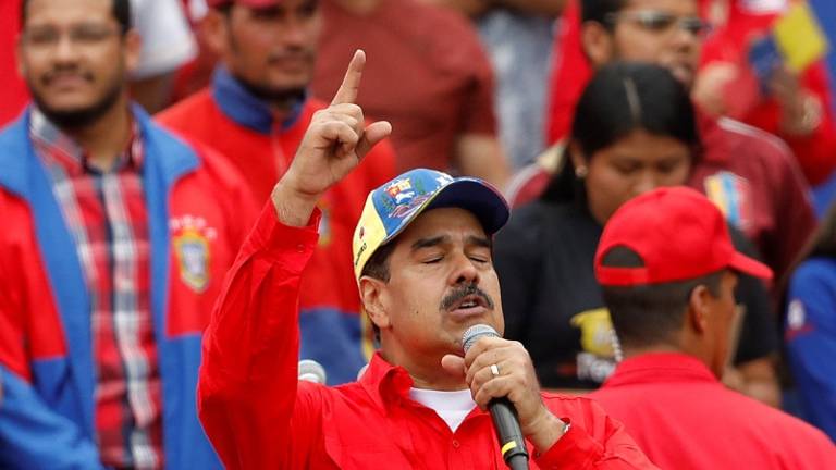 Maduro pide al Papa ayuda para el diálogo en Venezuela