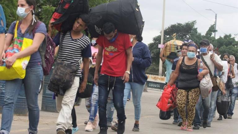 ¿Cuántos venezolanos han pasado por Ecuador desde 2016?