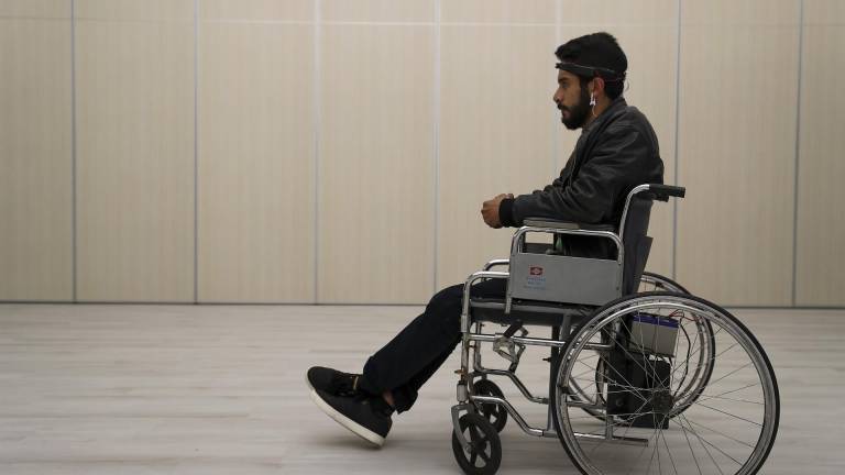 Ecuatorianos desarrollan silla de ruedas movida con la mente