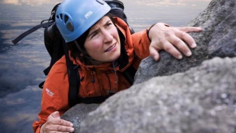 Andinista Carla Pérez llega a la cima del Everest sin oxígeno