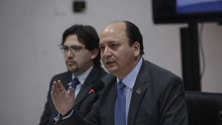 Fiscal Baca responde a acusaciones de contralor Pólit