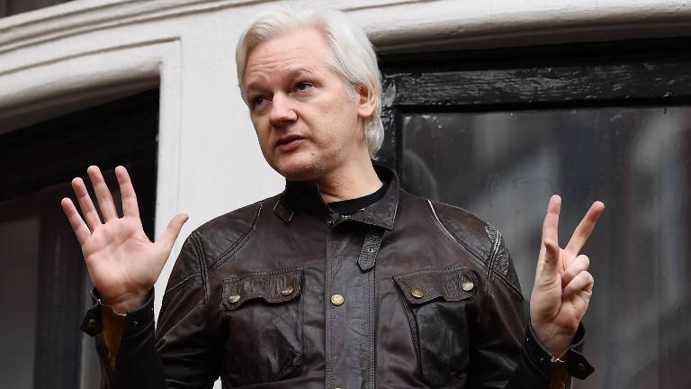 Moreno advierte a Assange no intervenir en la crisis de Cataluña