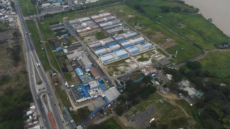 Foto aérea del complejo penintenciario de Guayaquil. La Cárcel Regional y la Penintenciaría están una a lado de la otra, lo que ocasiona los enfrentamientos.