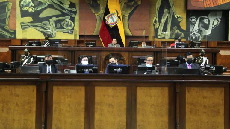 La Asamblea archiva el juicio político contra el exministro de Energía, René Ortiz