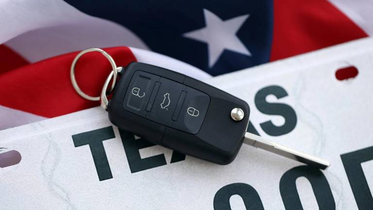 Texas endurece los requisitos del DMV para registrar vehículos