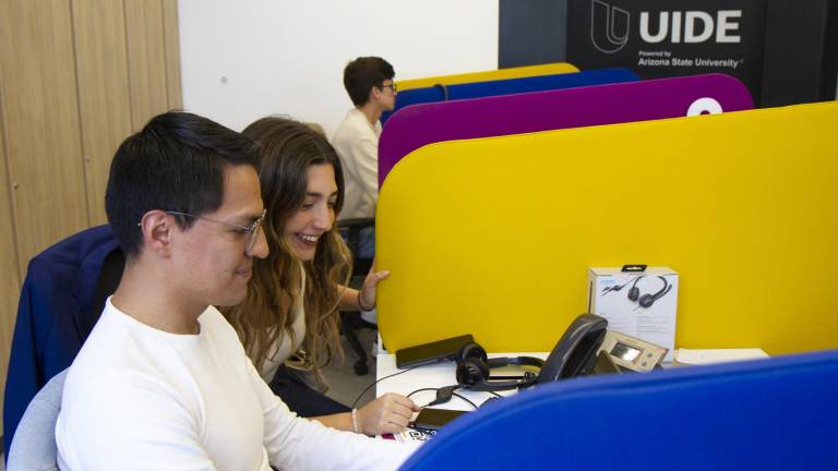 La UIDE destaca tres atributos en los profesionales que se preparan en su institución: pensamiento crítico, innovación y emprendimiento.