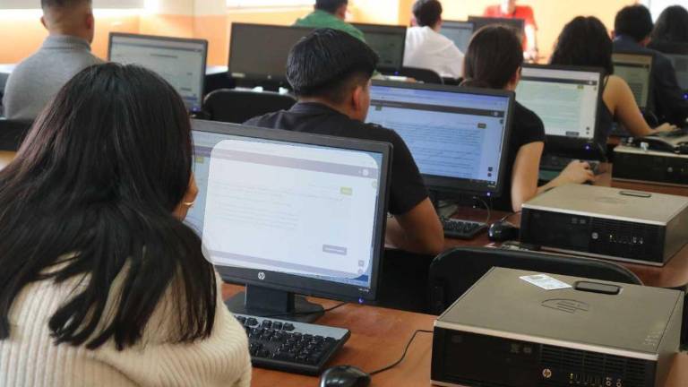 ¿Cómo cambiarse de universidad en Ecuador, sin perder las materias aprobadas?