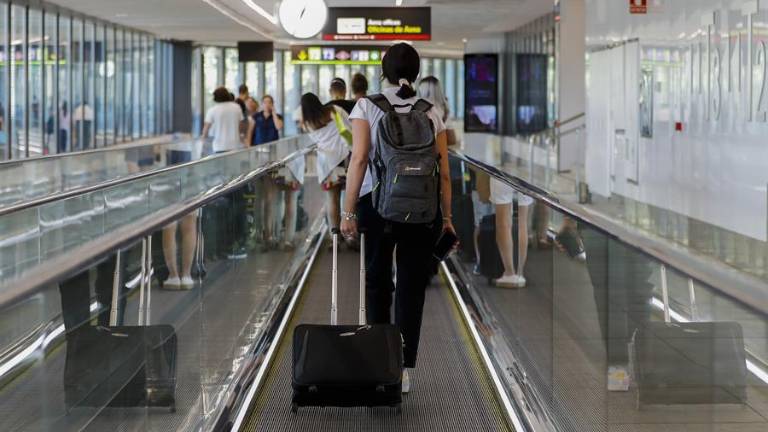 España permitirá desde agosto la contratación en los países de origen y la residencia para los migrantes