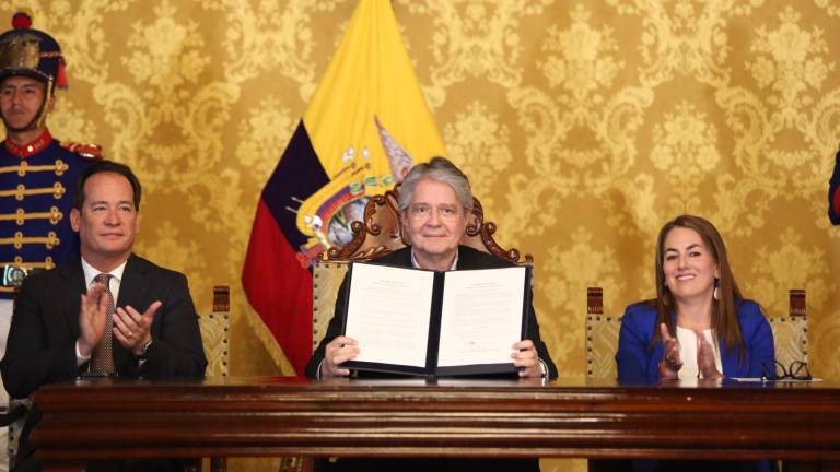 Presidente Lasso firmó el reglamento de la nueva Reforma Tributaria