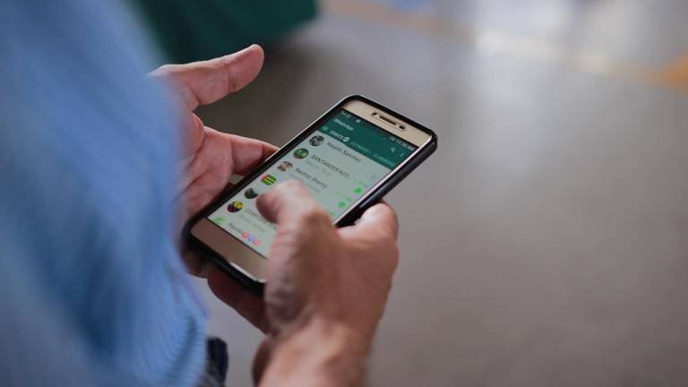 Cuidado con las llamadas de estafa en WhatsApp: con un ajuste puedes evitarlas